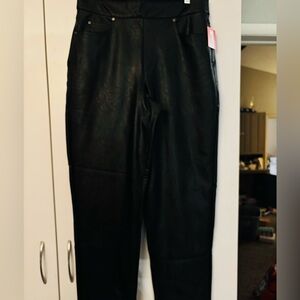 NWT Spanx Tall slim straight pants in Luxx black.